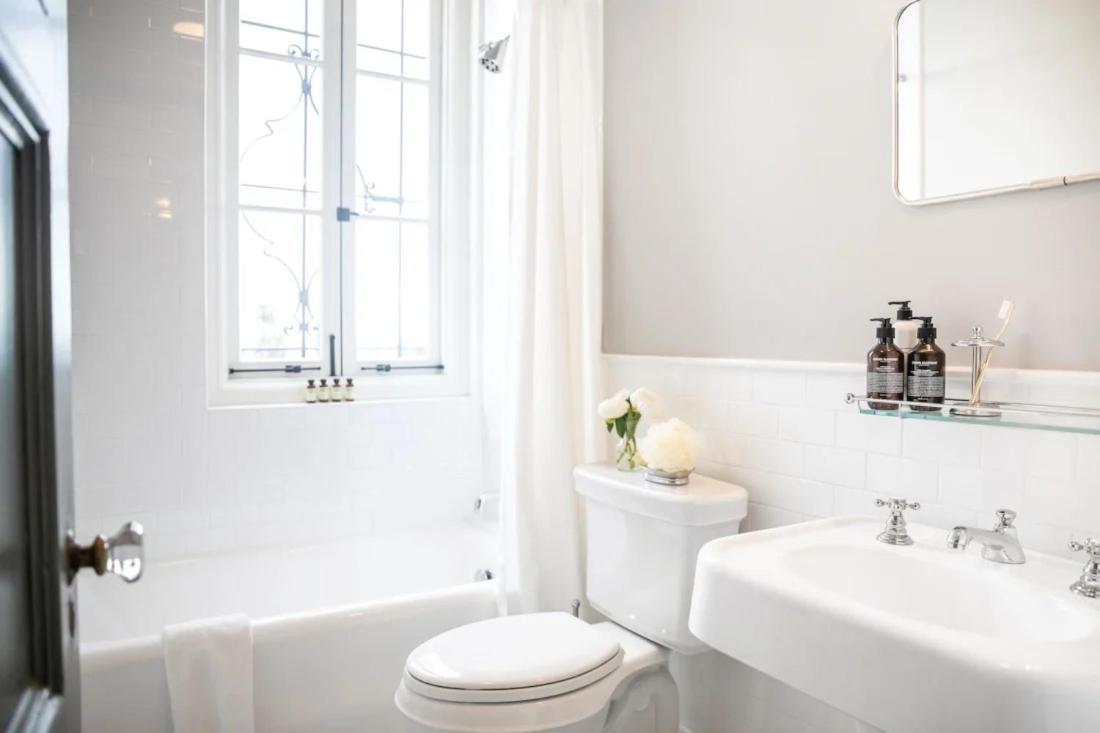 Carlotta - 30 Day Requirement * Los Angeles